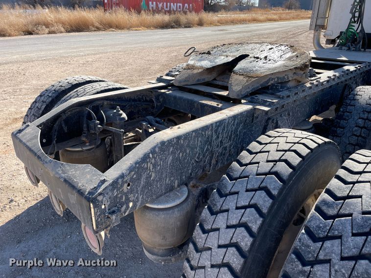 image for item DN4508 1996 Peterbilt 379  semi truck