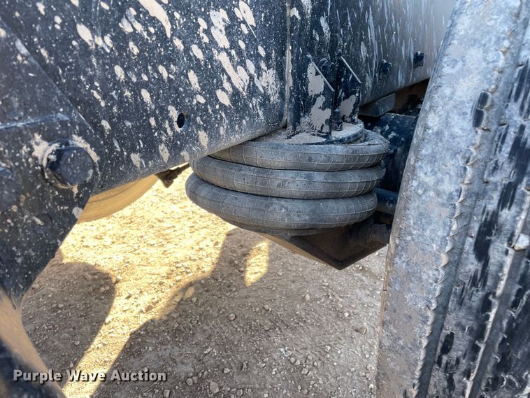 image for item DN4508 1996 Peterbilt 379  semi truck