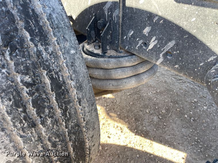 image for item DN4508 1996 Peterbilt 379  semi truck