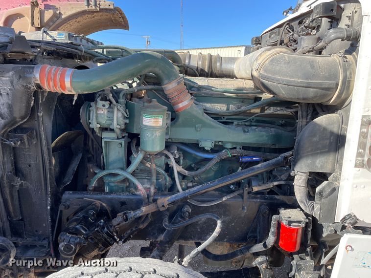 image for item DN4508 1996 Peterbilt 379  semi truck