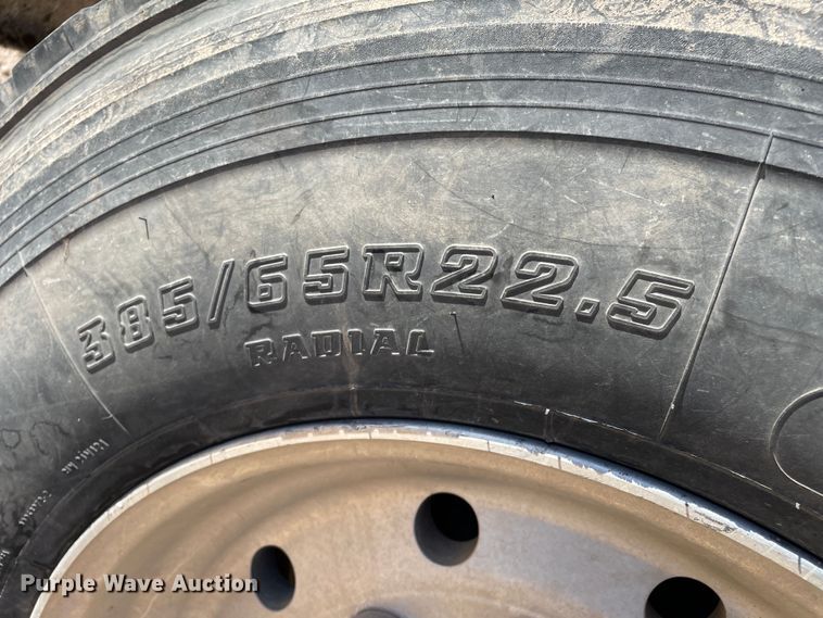 image for item DN4508 1996 Peterbilt 379  semi truck