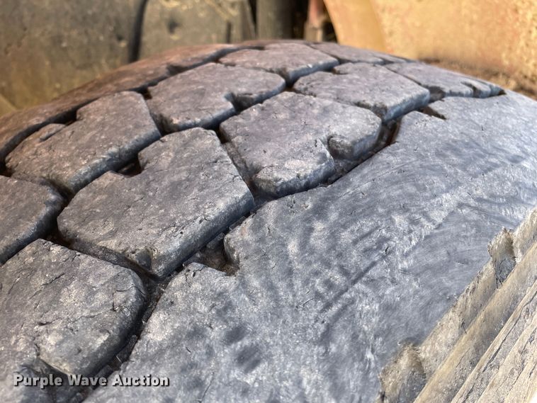 image for item DN4508 1996 Peterbilt 379  semi truck