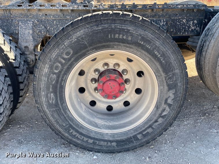 image for item DN4508 1996 Peterbilt 379  semi truck