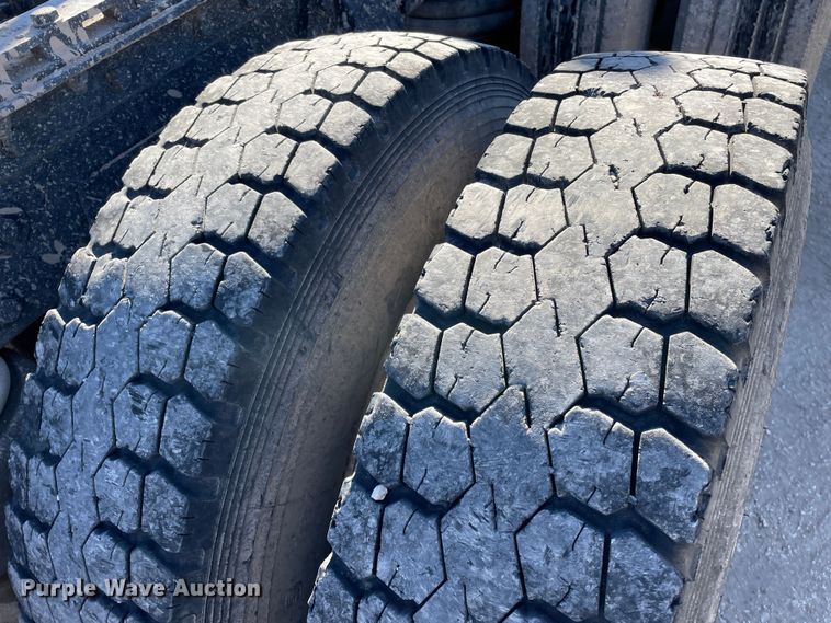 image for item DN4508 1996 Peterbilt 379  semi truck