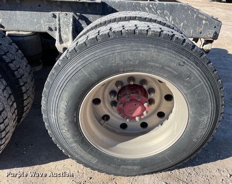 image for item DN4508 1996 Peterbilt 379  semi truck