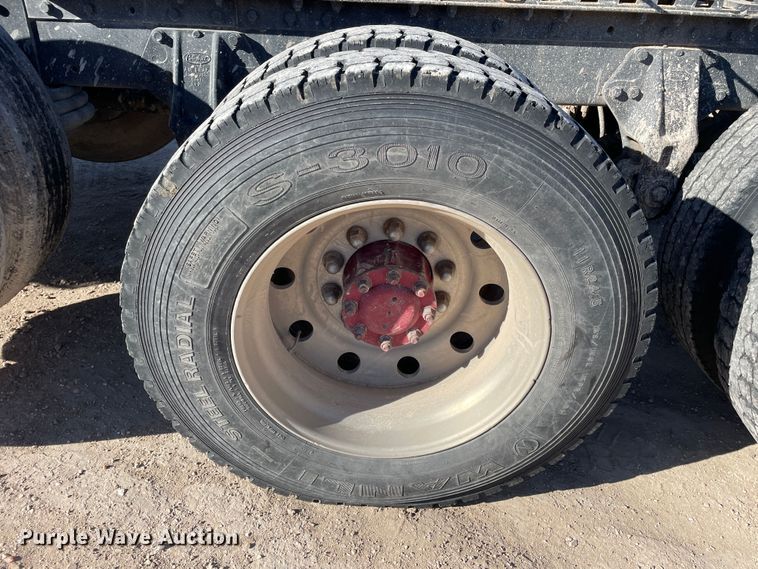 image for item DN4508 1996 Peterbilt 379  semi truck