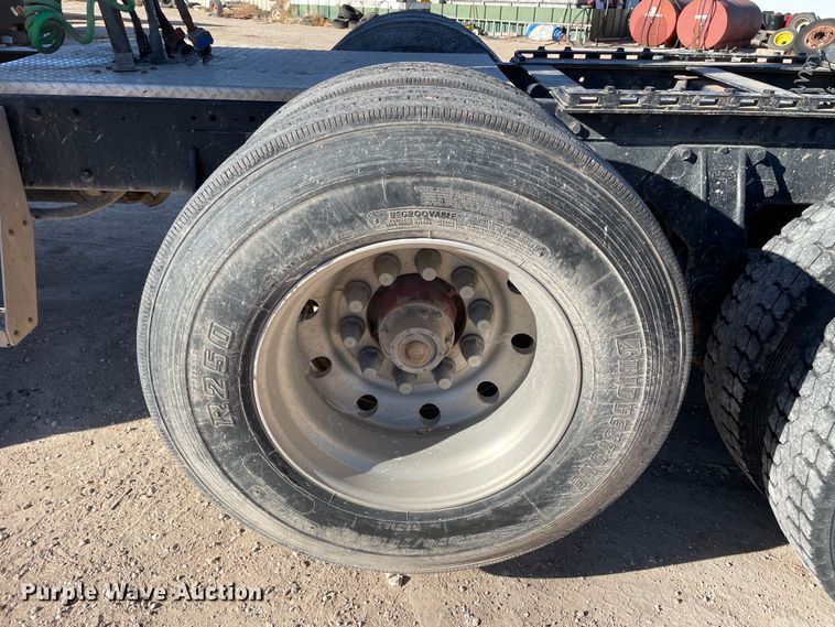 image for item DN4508 1996 Peterbilt 379  semi truck