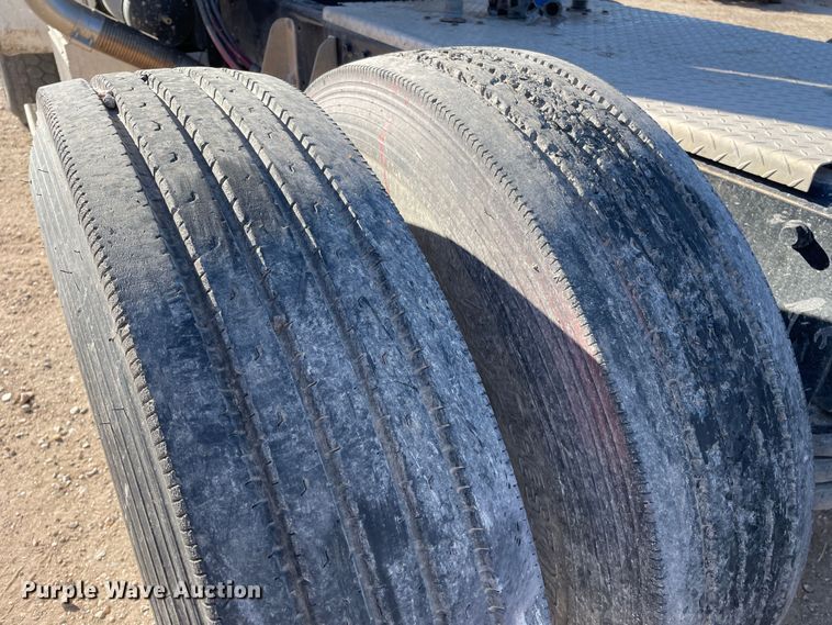 image for item DN4508 1996 Peterbilt 379  semi truck