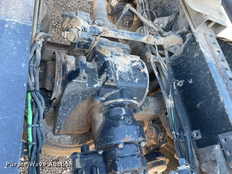 image for item DN4515 2006 Mack CHN613  semi truck