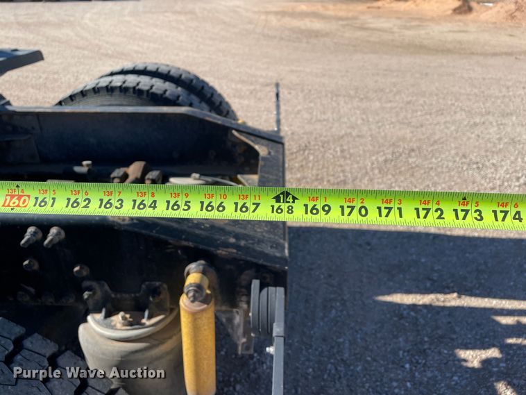 image for item DN4515 2006 Mack CHN613  semi truck