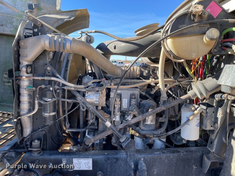 image for item DN4515 2006 Mack CHN613  semi truck