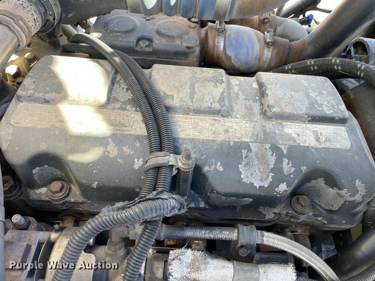 image for item DN4515 2006 Mack CHN613  semi truck