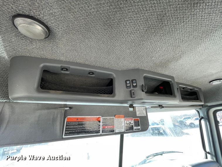 image for item DN4521 2015 Mack CHU613  semi truck