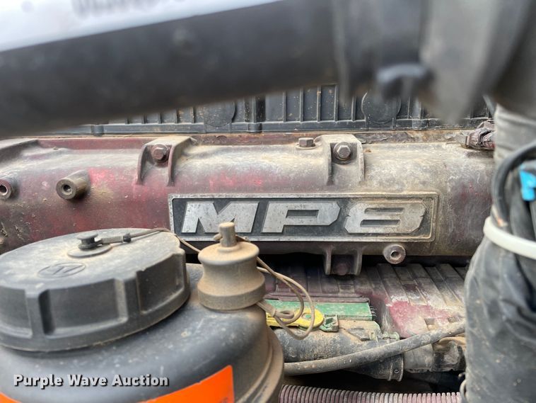 image for item DN4521 2015 Mack CHU613  semi truck