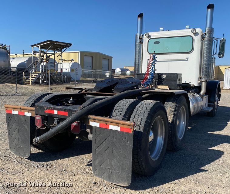 image for item DN8062 2008 Peterbilt 388  semi truck