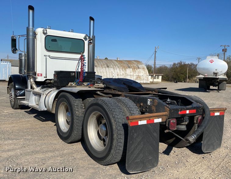 image for item DN8062 2008 Peterbilt 388  semi truck