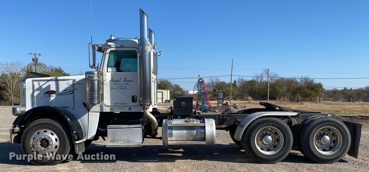 image for item DN8062 2008 Peterbilt 388  semi truck