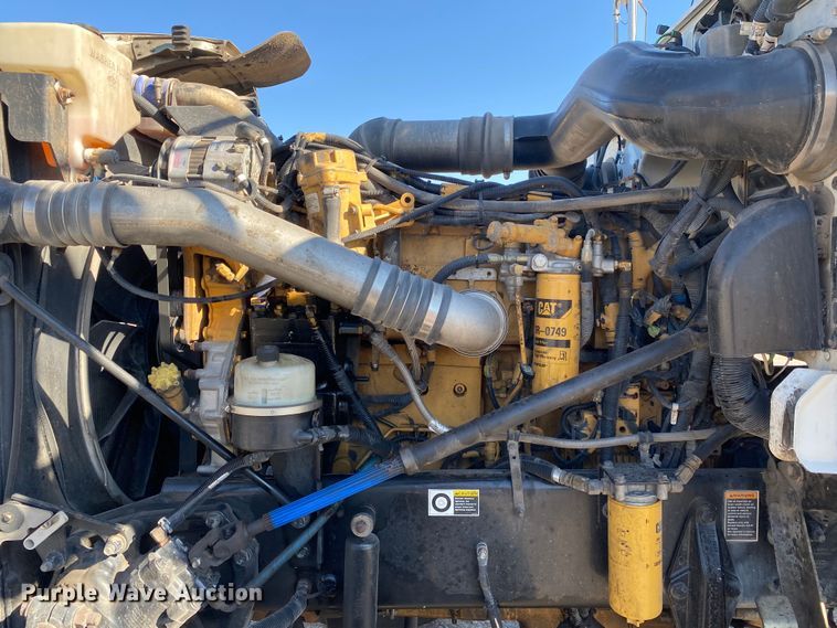 image for item DN8062 2008 Peterbilt 388  semi truck