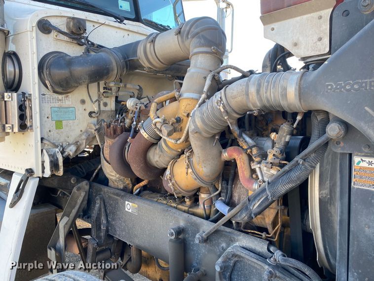 image for item DN8062 2008 Peterbilt 388  semi truck