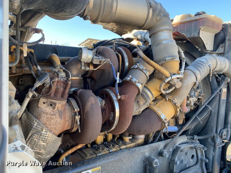 image for item DN8062 2008 Peterbilt 388  semi truck