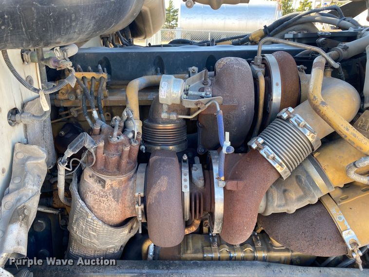 image for item DN8062 2008 Peterbilt 388  semi truck