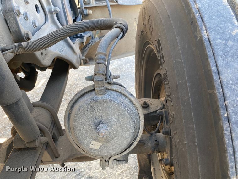 image for item DN8062 2008 Peterbilt 388  semi truck