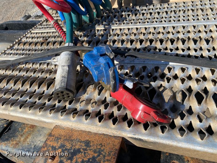 image for item DN8062 2008 Peterbilt 388  semi truck