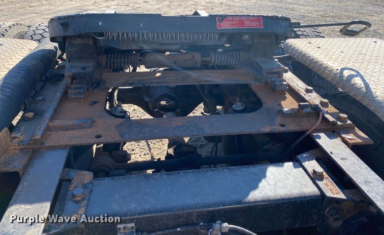 image for item DN8062 2008 Peterbilt 388  semi truck