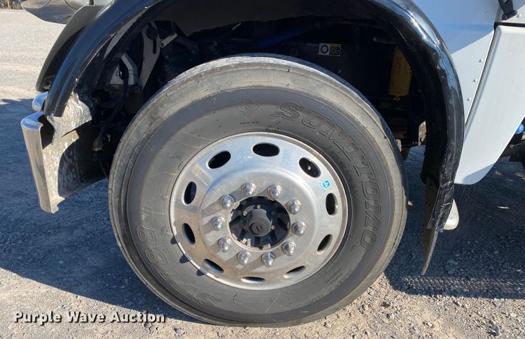 image for item DN8062 2008 Peterbilt 388  semi truck