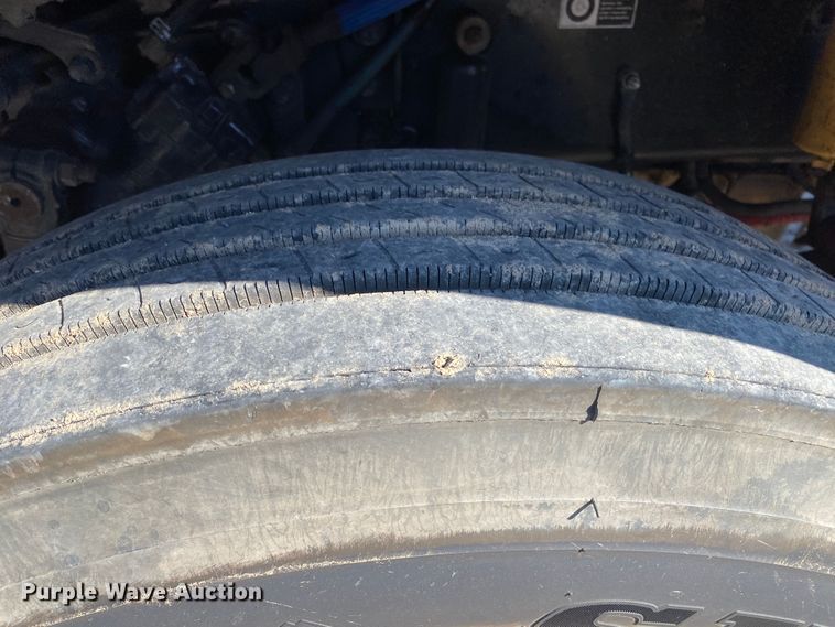 image for item DN8062 2008 Peterbilt 388  semi truck