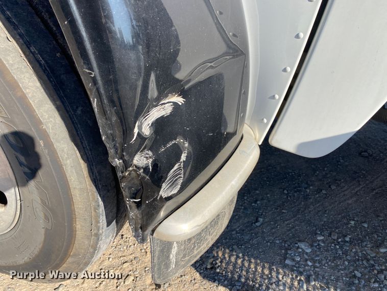 image for item DN8062 2008 Peterbilt 388  semi truck