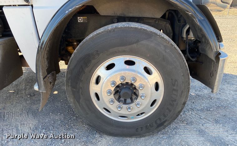 image for item DN8062 2008 Peterbilt 388  semi truck