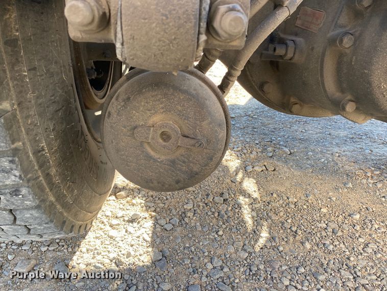 image for item DN8062 2008 Peterbilt 388  semi truck