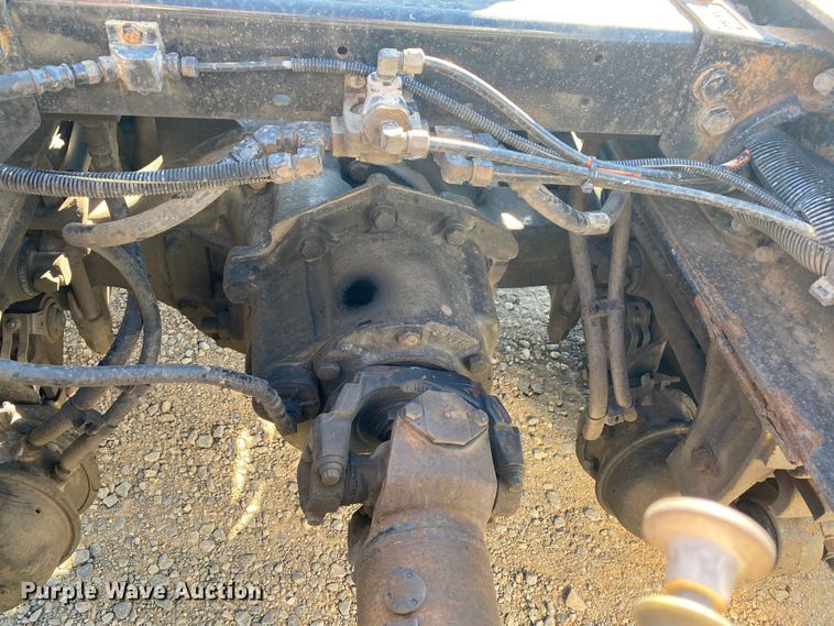 image for item DN8062 2008 Peterbilt 388  semi truck