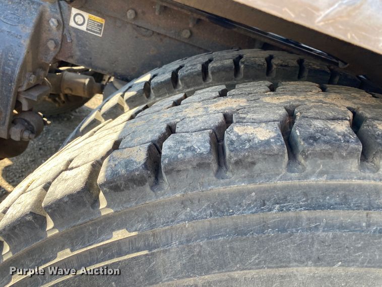 image for item DN8062 2008 Peterbilt 388  semi truck