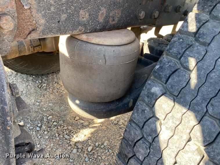 image for item DN8062 2008 Peterbilt 388  semi truck