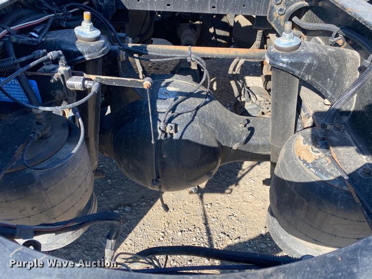 image for item DN8062 2008 Peterbilt 388  semi truck