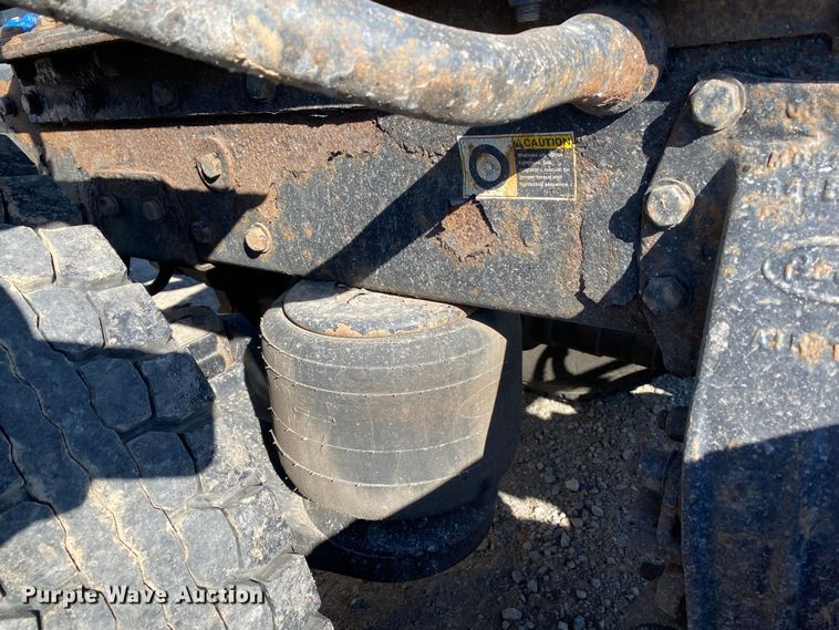 image for item DN8062 2008 Peterbilt 388  semi truck