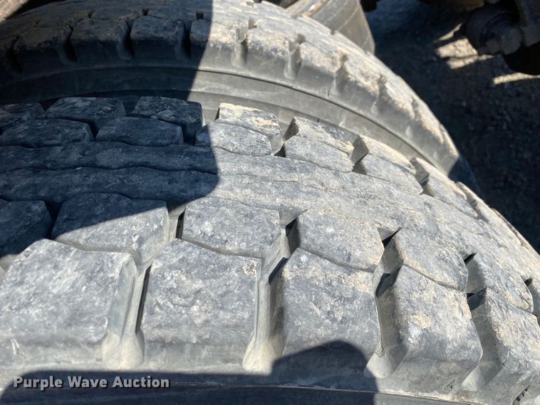 image for item DN8062 2008 Peterbilt 388  semi truck