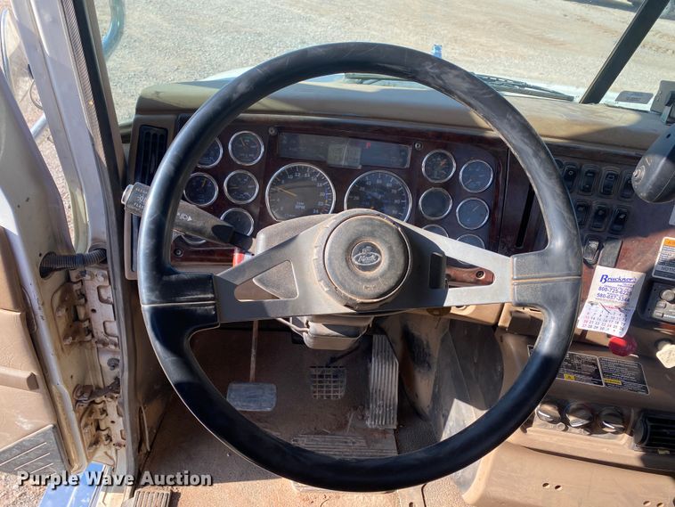 image for item DN8074 2007 Mack Granite  semi truck