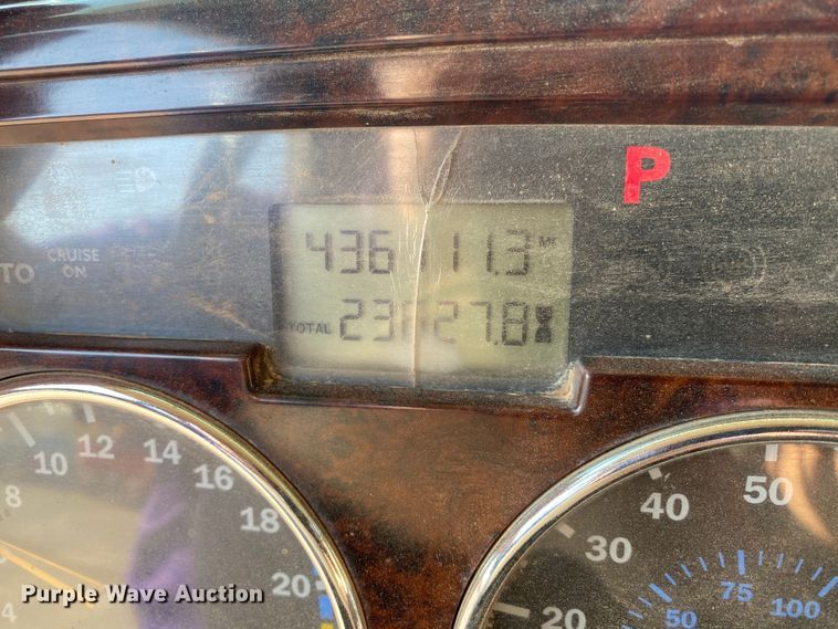 image for item DN8074 2007 Mack Granite  semi truck