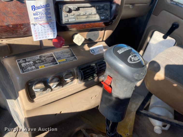 image for item DN8074 2007 Mack Granite  semi truck