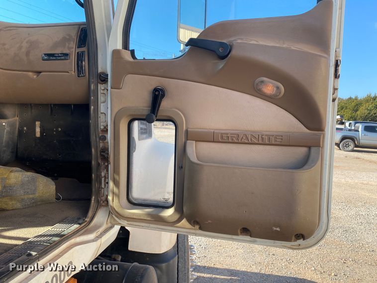 image for item DN8074 2007 Mack Granite  semi truck