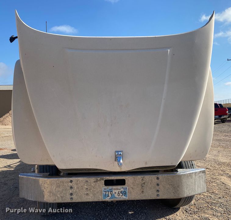 image for item DN8074 2007 Mack Granite  semi truck