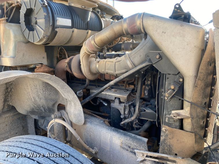 image for item DN8074 2007 Mack Granite  semi truck