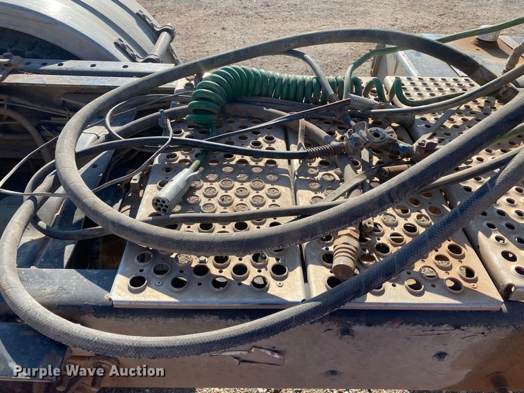 image for item DN8074 2007 Mack Granite  semi truck