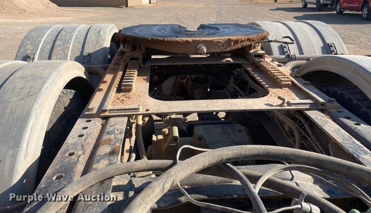 image for item DN8074 2007 Mack Granite  semi truck