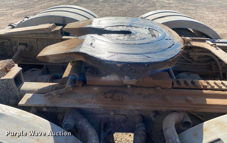 image for item DN8074 2007 Mack Granite  semi truck