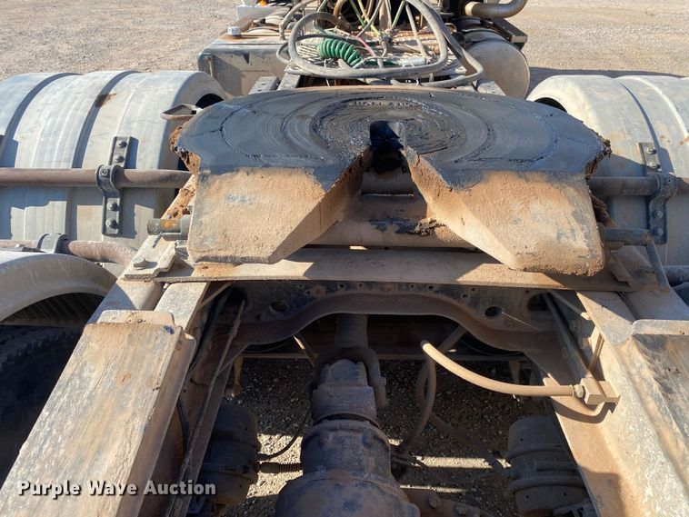 image for item DN8074 2007 Mack Granite  semi truck