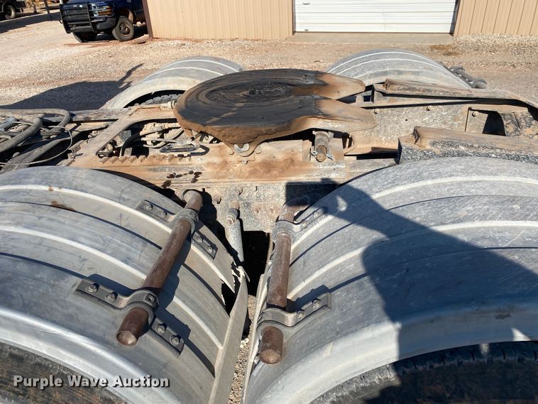 image for item DN8074 2007 Mack Granite  semi truck